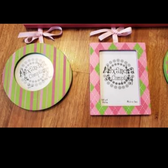"Sisters" Delta Zeta Triple Picture Frame (Hangable) - Picture 5 of 8